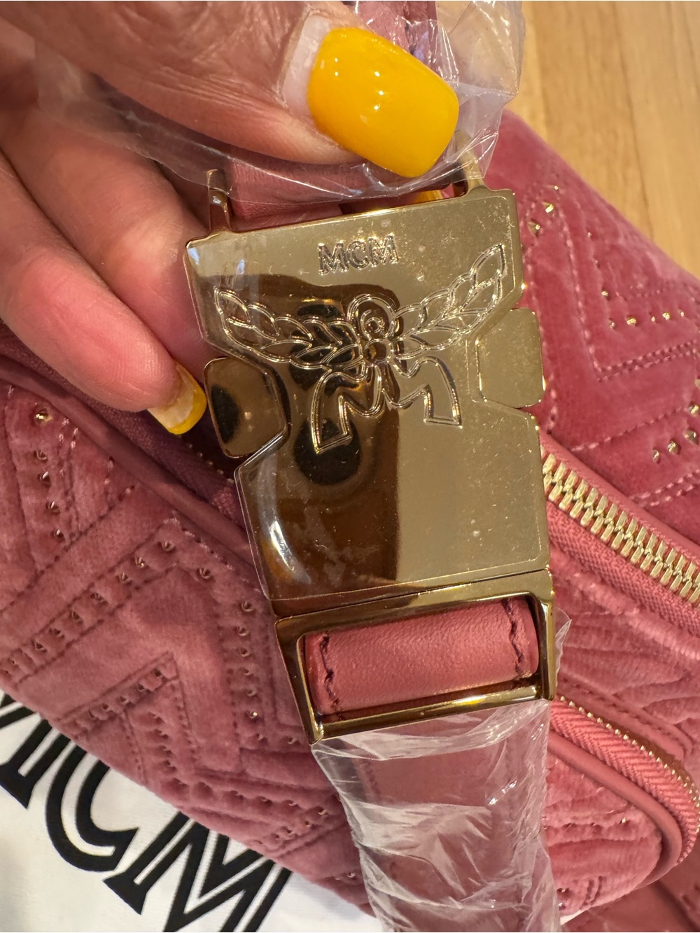 🚨SOLD🚨MCM Rose Pink Quilted Velvet Studded Belt Bag NWT - Picture 15 of 16